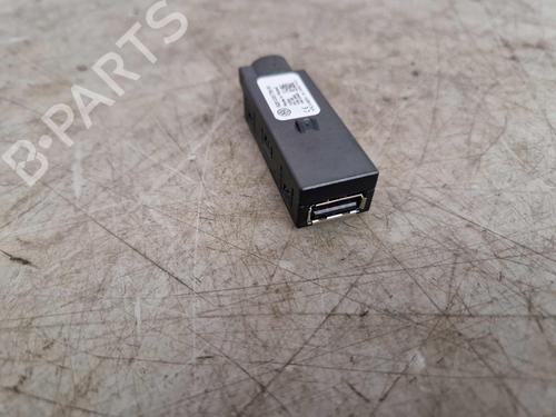 Used Switch SKODA FABIA III (NJ3) 1.0 TSI (95 hp) 31879993