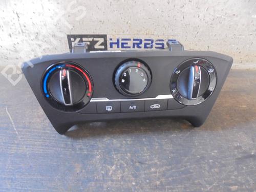 Used Climate control HYUNDAI i20 II (GB, IB) 1.2 (84 hp) 12869774
