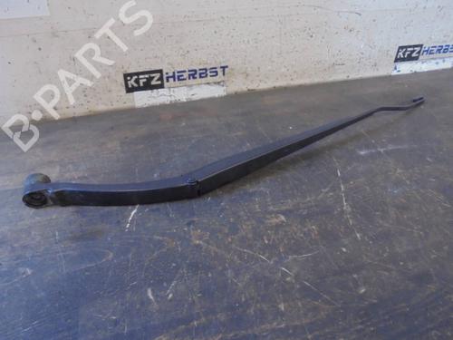 Used Front windshield wiper arm NISSAN QASHQAI II (J11, J11_) 1.2 DIG-T (115 hp) 13441930