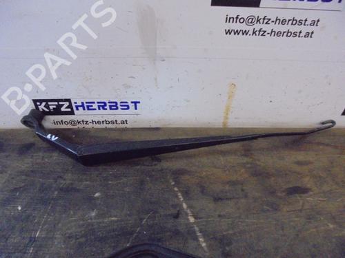 Used Front windshield wiper arm MAZDA 5 (CR) 2.0 CD (CR19) (110 hp) 13067139