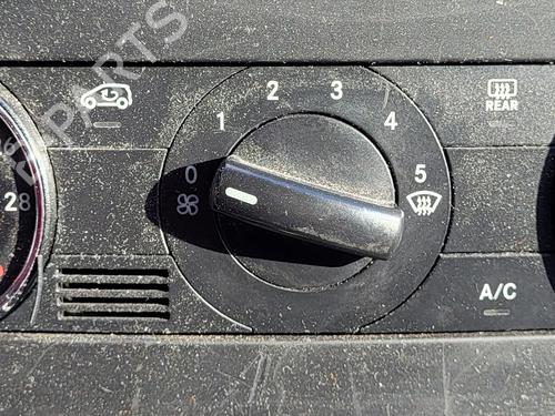 Used Climate control Climate control MERCEDES-BENZ B-CLASS Sports Tourer (W245) B 180 CDI (245.207) (109 hp) 39985528 39985528
