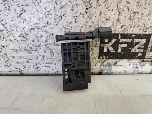 Used Mass air flow sensor RENAULT MEGANE IV Hatchback (B9A/M/N_) 1.5 dCi 110 (B9A3) (110 hp) 27350078