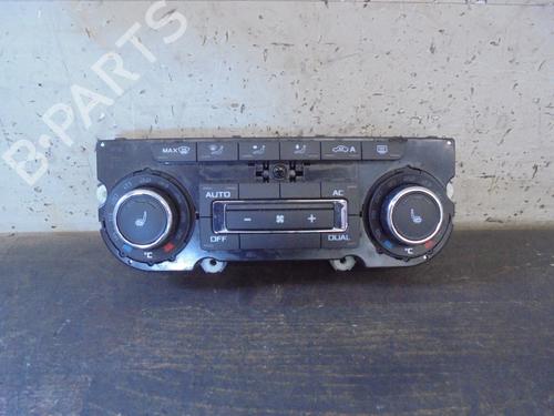 Used Climate control SKODA OCTAVIA II (1Z3) 1.6 TDI (105 hp) 12869009