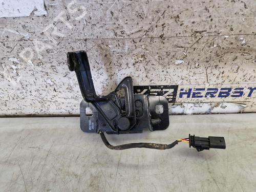 Used Hood lock OPEL ASTRA K Sports Tourer (B16) 1.5 CRDI (35) (105 hp) 26201694