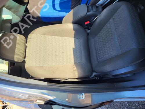 Used Right front seat Right front seat 39168492 39168492