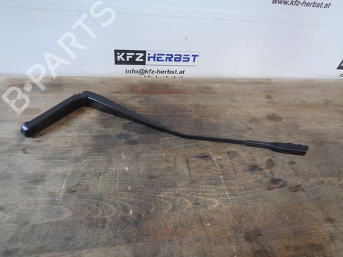 Used Front windshield wiper arm AUDI A1 Sportback (8XA, 8XF) 1.4 TDI (90 hp) 13440256