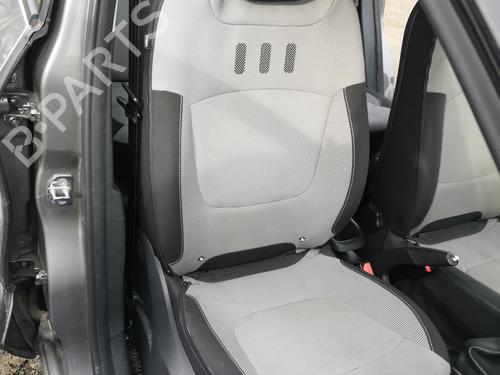 right-front-seat-renault-captur-i-j5_-h5_-2013-33714800 main image