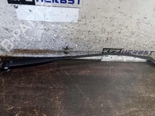 Used Front windshield wiper arm FIAT 500 (312_) 1.2 (312AXA1A) (69 hp) 23213931
