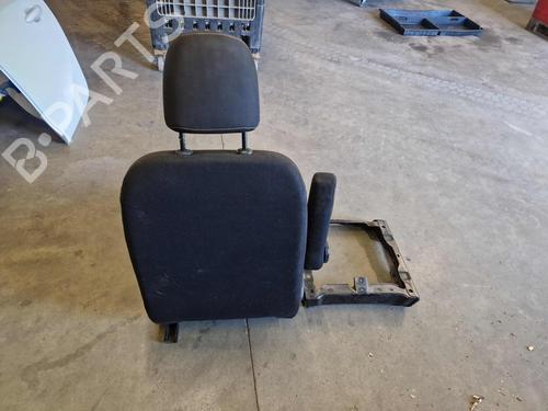 Left front seat RENAULT TRAFIC III Van (FG_) 1.6 dCi 95 (FGMJ, FGMR) | BP39451309C15 - Image 4