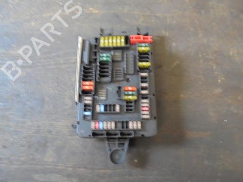 Caja reles / fusibles BMW 1 (F20) 116 d (116 hp) 9261111