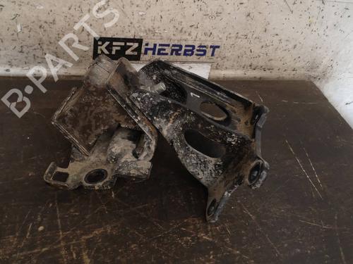 Used Engine mount NISSAN NAVARA NP300 Pickup (D23, D23T) 2.5 dCi (190 hp) 19928905