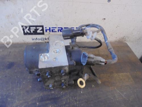 Used ABS pump SUBARU IMPREZA Estate (GF) 2.0 i AWD (GF8) (116 hp) 12860240