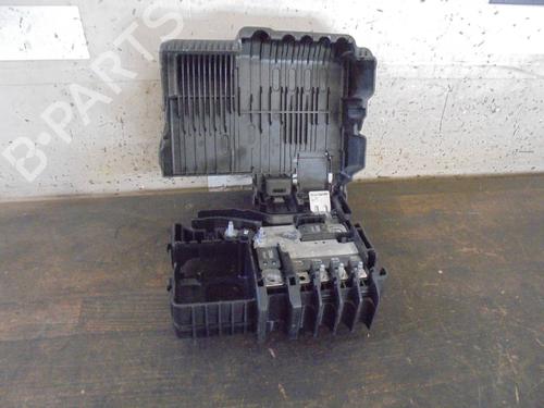 Fuse box OPEL MERIVA B MPV (S10) 1.4 (75) (120 hp) 525230582