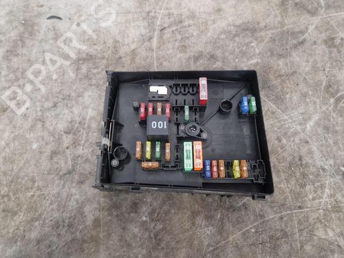 Used Fuse box Fuse box 37170121 37170121