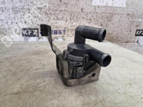 Used Auxiliary water pump BMW 5 (F10) 520 d (163 hp) 30104526