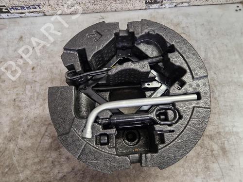 Used Jack Kit SKODA OCTAVIA III Combi (5E5, 5E6) 1.6 TDI (105 hp) 30743956