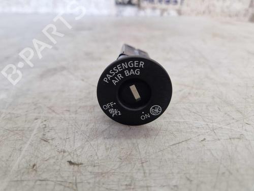 Used Switch NISSAN X-TRAIL III (T32_, T32R, T32RR) 1.6 dCi ALL MODE 4x4-i (NT32) (130 hp) 30293480