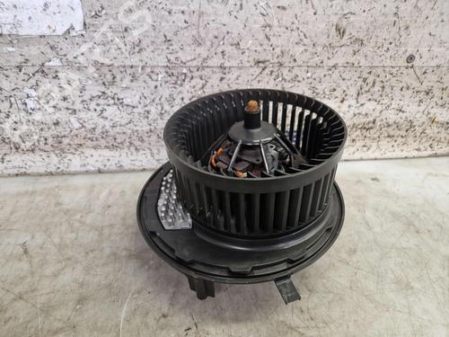 Used Heater blower motor AUDI A3 Sportback (8VA, 8VF) 30 TDI (115 hp) 30293607