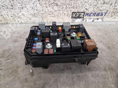 Used Fuse box OPEL ASTRA K (B16) 1.5 CRDI (68) (122 hp) 32503795