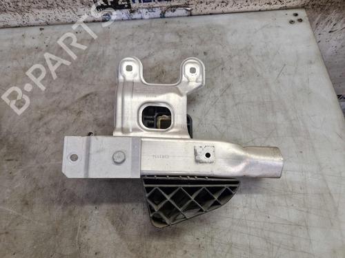 Used Front bumper bracket BMW 3 (F30, F80) 320 d (184 hp) 30062837