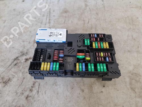 Used Fuse box Fuse box 39211143 39211143
