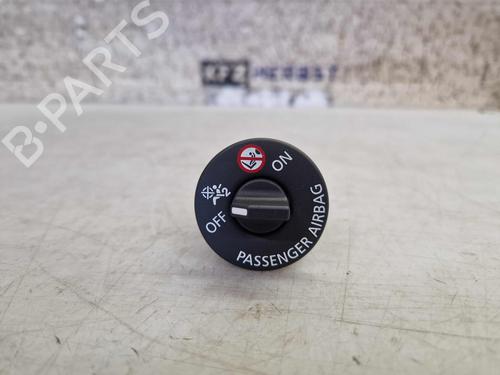 Used Switch Switch DACIA SANDERO III 1.0 TCe 90 (91 hp) 33813441 33813441