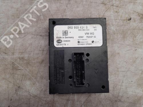 Used Control unit VW SHARAN (7N1, 7N2) 1.4 TSI (150 hp) 24950407