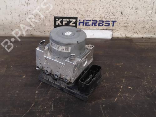 Used ABS pump SKODA OCTAVIA III Combi (5E5, 5E6) 1.6 TDI (105 hp) 12860659