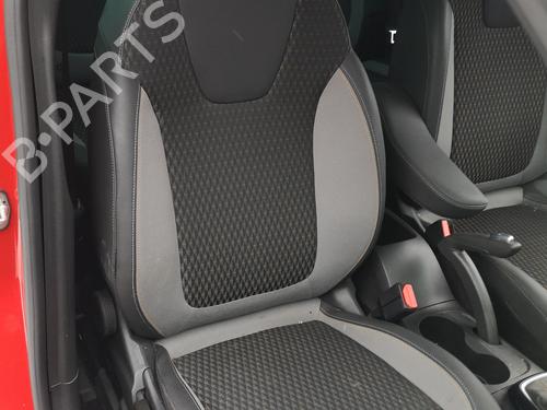 Siège avant droit OPEL CROSSLAND X / CROSSLAND (P17, P2QO) 1.2 (75) (110 hp) 31803032