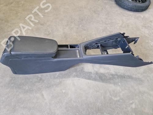 Middenconsole SKODA OCTAVIA IV Combi (NX5, PV5) 2.0 TDi (150 hp) 32338248