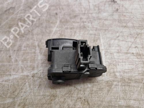 Fuel door actuator SKODA OCTAVIA III Combi (5E5, 5E6) 2.0 TDI RS | BP25477229E18 