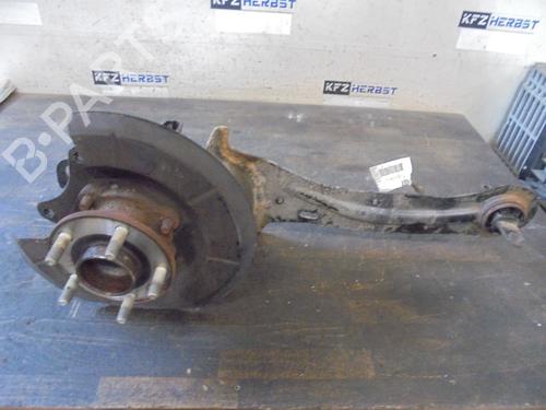 Used Right rear steering knuckle VOLVO V40 Cross Country (526) D2 (114 hp) 12868270