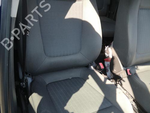 Used Right front seat OPEL MERIVA B MPV (S10) 1.4 (75) (100 hp) 33237234