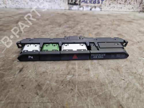 switch-vw-passat-b8-variant-3g5-cb5-2014-34155822 main image