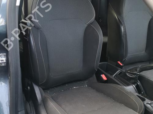 right-front-seat-renault-megane-iv-hatchback-b9amn_-2015-32264876 main image