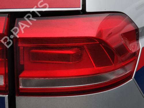 right-taillight-vw-touran-5t1-2015-32134144 main image