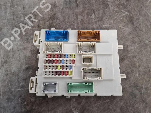 Used Fuse box Fuse box VOLVO V40 Hatchback (525) D2 (120 hp) 35975303 35975303