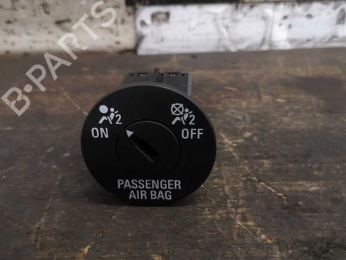 Used Switch Switch OPEL MERIVA B MPV (S10) 1.7 CDTI (75) (110 hp) 33813284 33813284