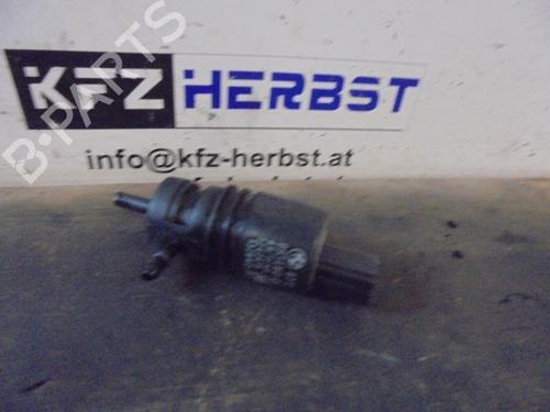 Used Washer pump BMW 5 Touring (F11) 520 d (163 hp) 13067438
