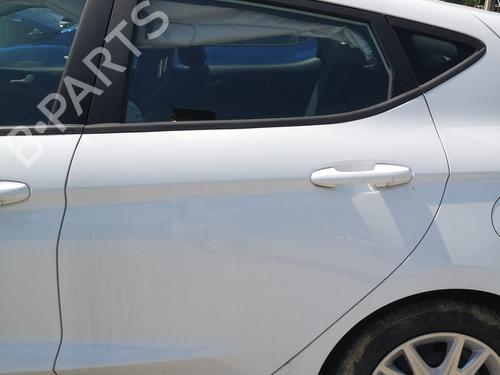 Used Left rear door Left rear door 37068506 37068506
