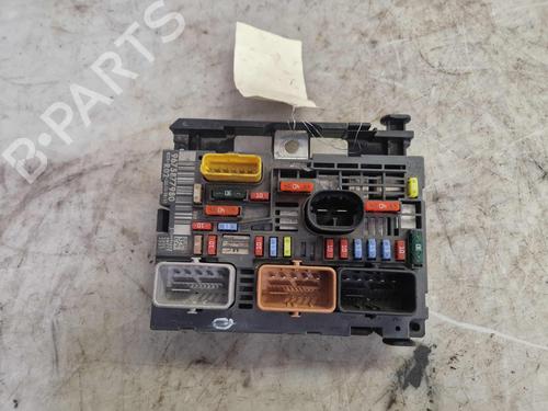 Used Fuse box Fuse box PEUGEOT 3008 I MPV (0U_) 1.6 HDi (112 hp) 40254822 40254822