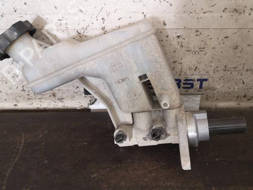 Used Brake master cylinder KIA SPORTAGE III (SL) 2.0 CRDi AWD (136 hp) 12876092