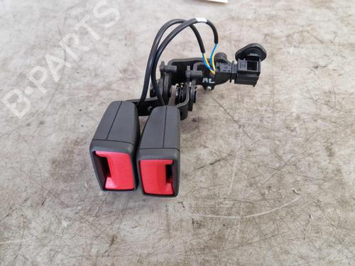 Used Seat buckle SEAT LEON Sportstourer (KL8, KLD) 1.5 TSI (116 hp) 29588034
