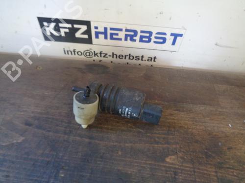 Pompe de lave-glace MITSUBISHI COLT VI (Z3_A, Z2_A) 1.1 (Z31A, Z32A) (75 hp) 13067021