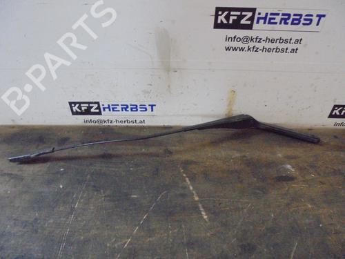 Used Front windshield wiper arm BMW X1 (E84) xDrive 18 d (143 hp) 13444651