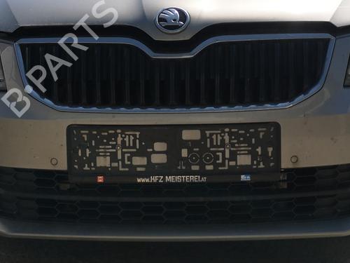 Used Front bumper Front bumper SKODA OCTAVIA III Combi (5E5, 5E6) 1.6 TDI (105 hp) 33819375 33819375