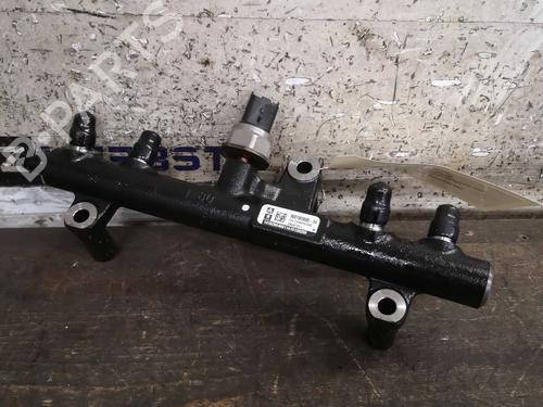Used Injection rail FORD KUGA II (DM2) 2.0 TDCi 4x4 (140 hp) 22292477