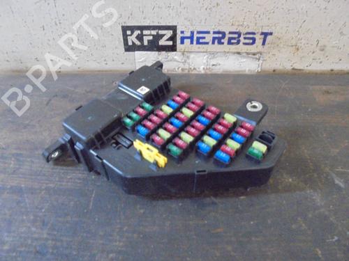 Used Fuse box HYUNDAI TUCSON (JM) 2.0 CRDi (136 hp) 12889512