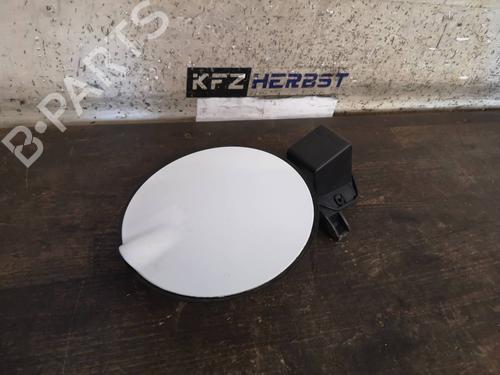 Używane Klapa wlewu paliwa OPEL CORSA E Hatchback Van (X15) 1.2 (08) (69 hp) 12894377
