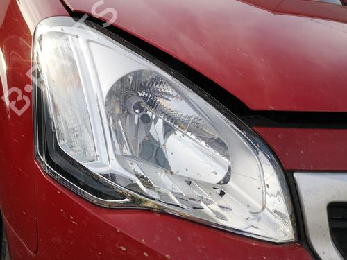 right-headlight-peugeot-partner-tepee-2008-32667488 main image
